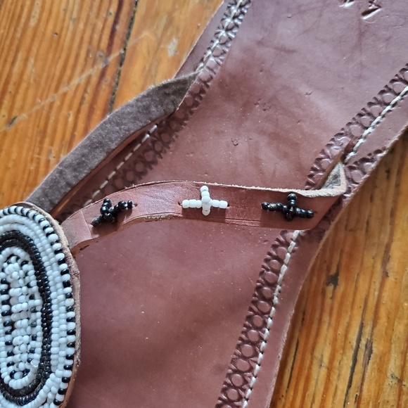 Handmade beaded leather sandals - Picture 3 of 4